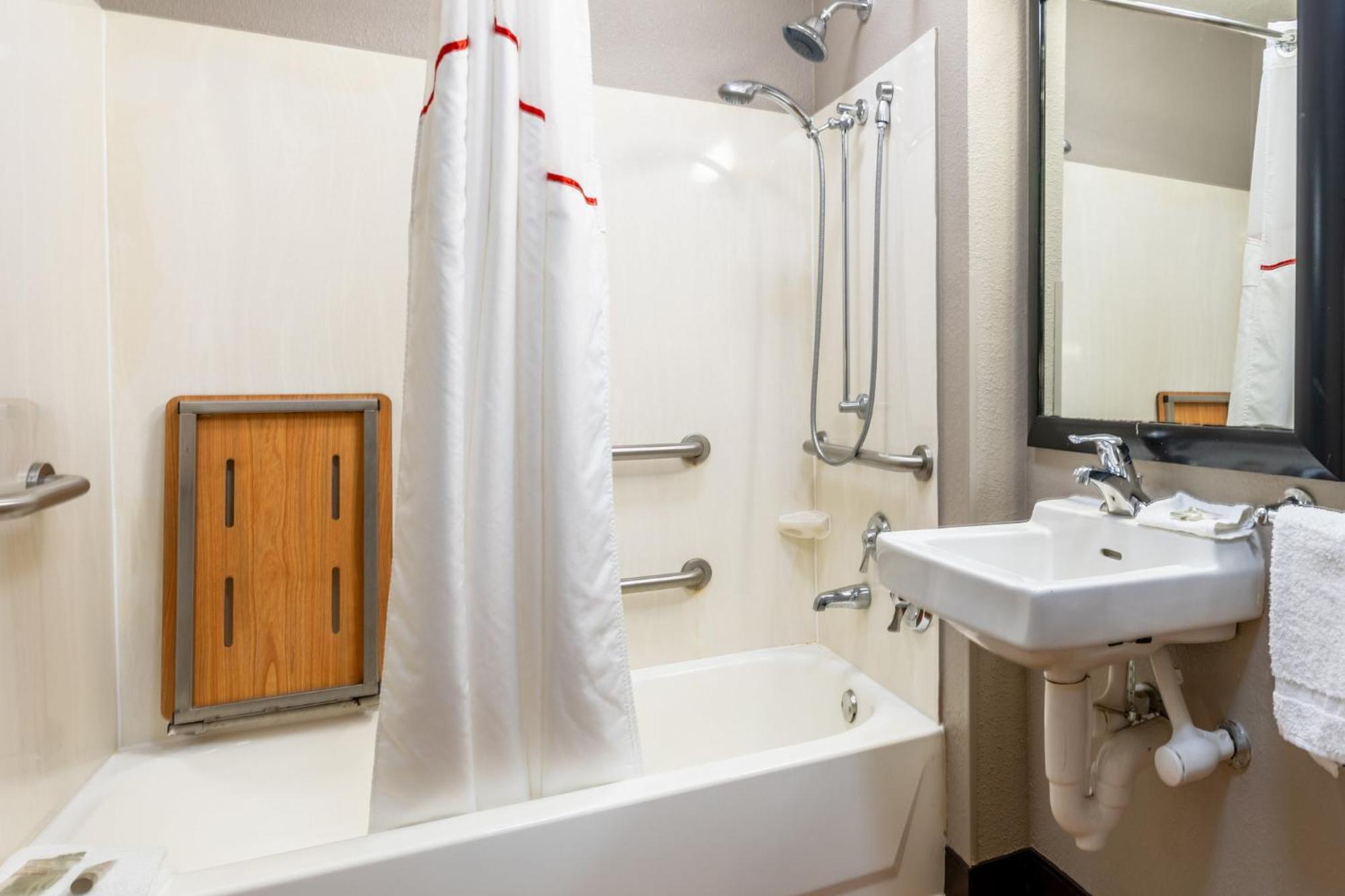 Red Roof Inn Plus+ Nashville Airport Extérieur photo