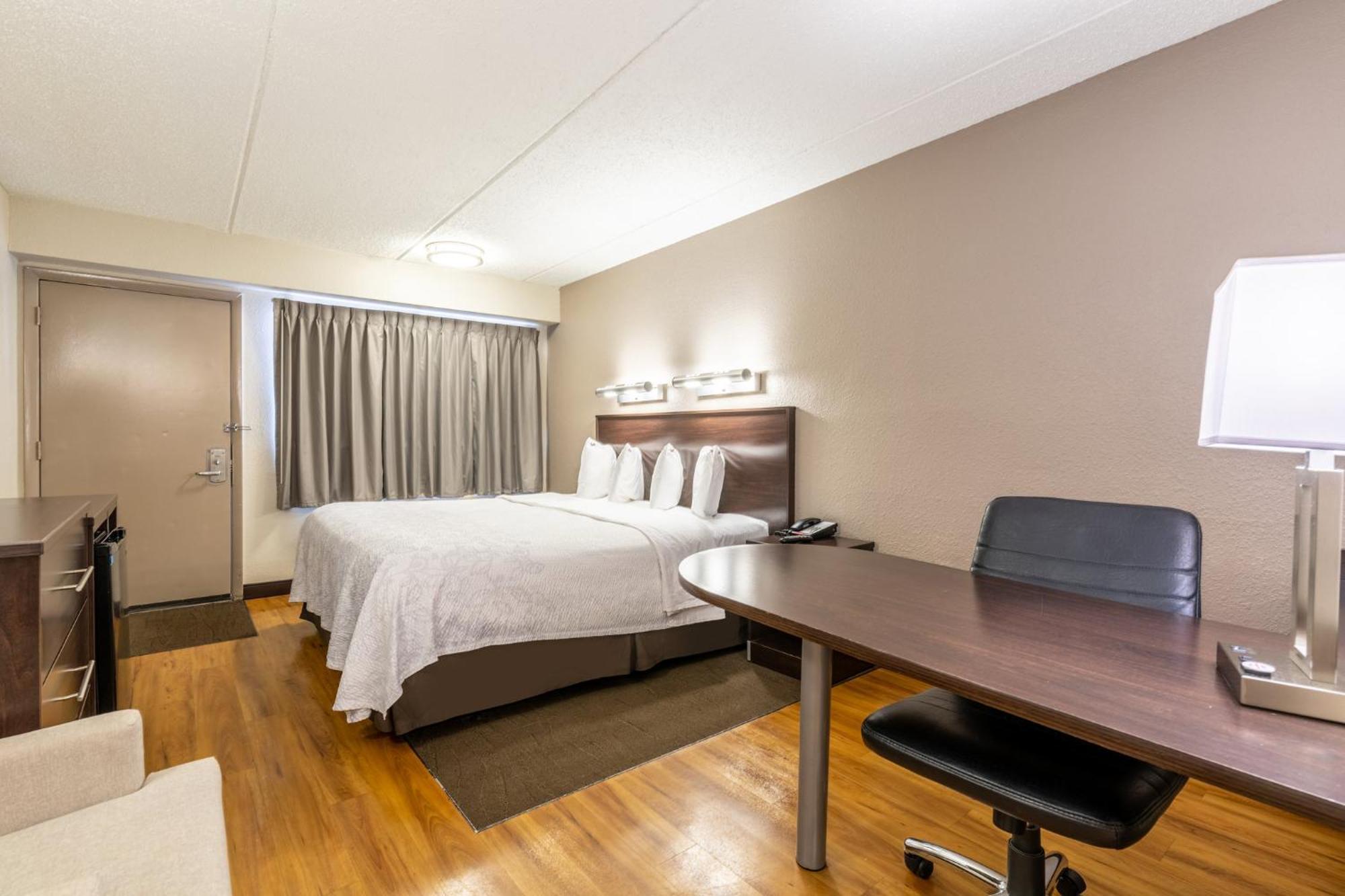 Red Roof Inn Plus+ Nashville Airport Extérieur photo