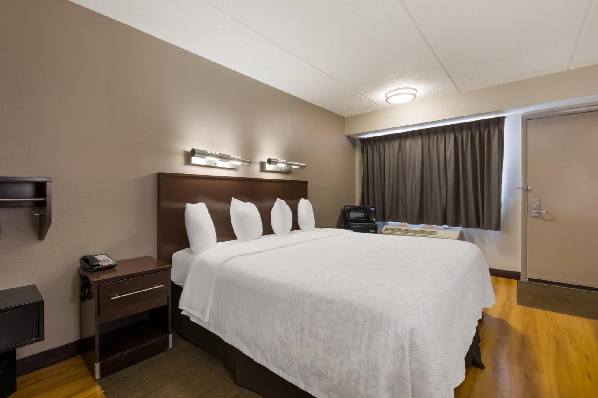 Red Roof Inn Plus+ Nashville Airport Extérieur photo